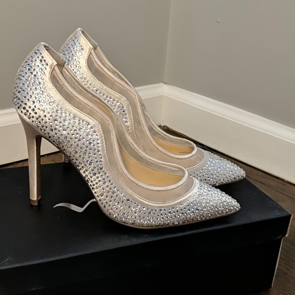 Nina Ryoko rhinestone pumps